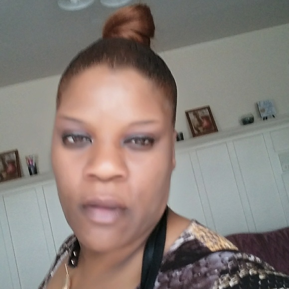 Profile Picture of Ladonna Jackson (@mommabear4343) on Poshmark