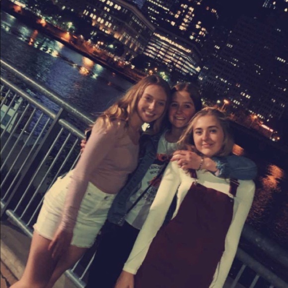 Profile Picture of Julia Marshall (@juliam310) on Poshmark