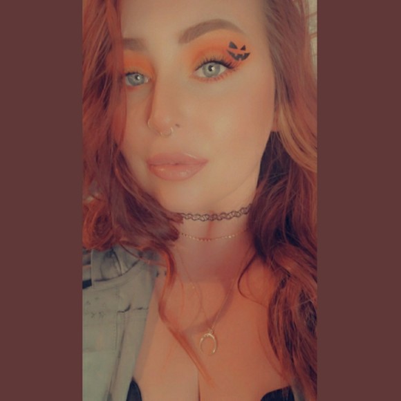 Profile Picture of Amanda Mayefski (@alaskangirl91) on Poshmark