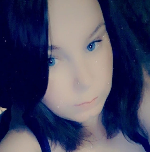 Profile Picture of April Day (@aprilday28) on Poshmark