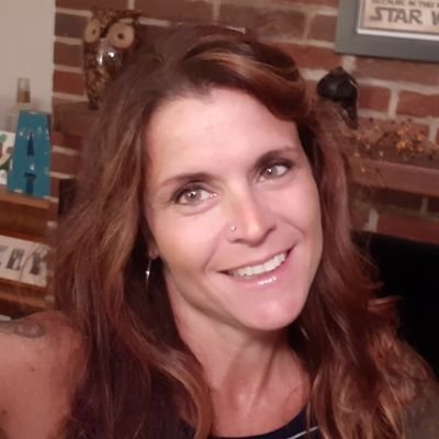 Profile Picture of Amy Shellhammer (@pozy1971) on Twitter