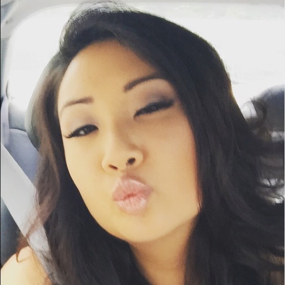 Profile Picture of Natalie Chapell (@nataliechapell) on Poshmark