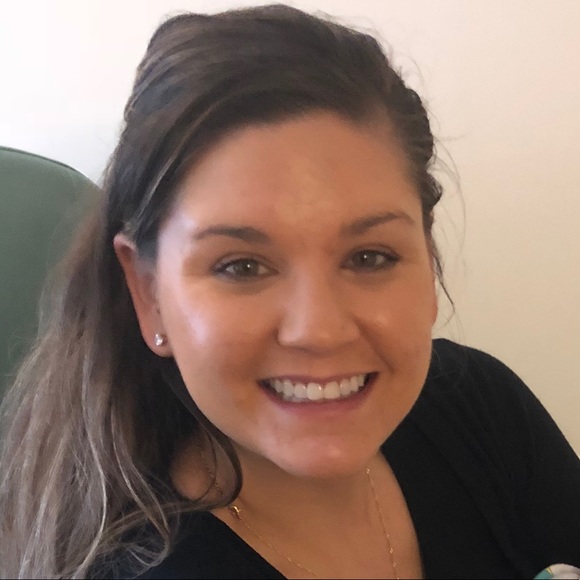 Profile Picture of Christina Kimbrell (@ckimbrell001) on Poshmark