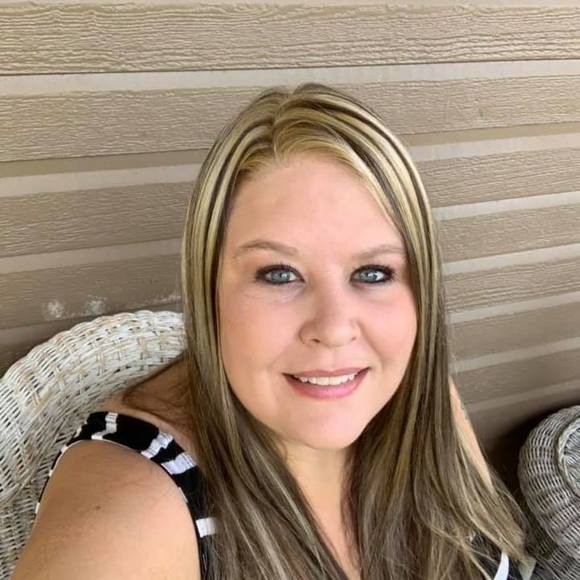 Profile Picture of Sarabeth Gurtner (@sblg1225) on Poshmark