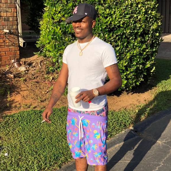 Profile Picture of Aaron Nunn (@boundsack) on Poshmark