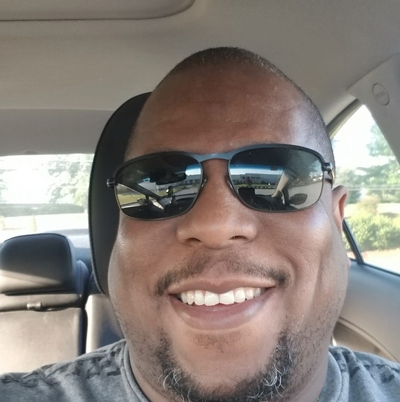 Profile Picture of Paul Worrell (@powwibbles) on Poshmark