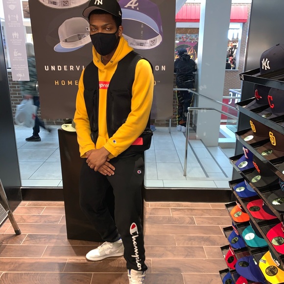 Profile Picture of Maceo Waddy-lewis (@realmaceolewis) on Poshmark