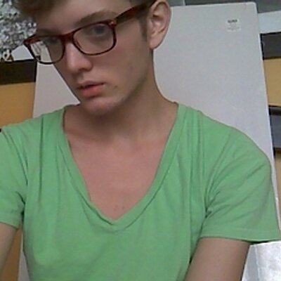 Profile Picture of Dylan Larson (@BleachedStar) on Twitter