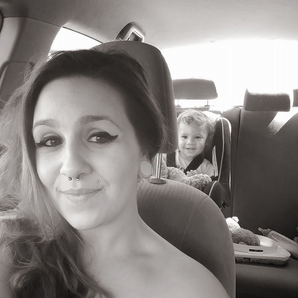 Profile Picture of Amanda Dunse (@pandagirl015) on Poshmark