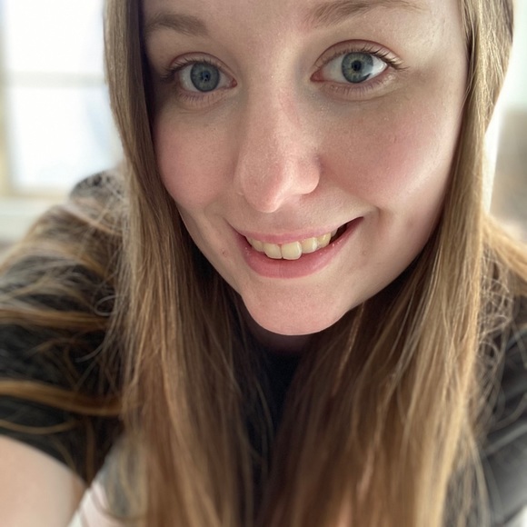 Profile Picture of Alexius Jones (@alexius2719) on Poshmark