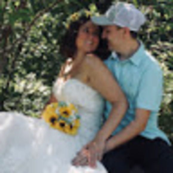 Profile Picture of Ashley Ovitt (@ashleyovitt8) on Poshmark