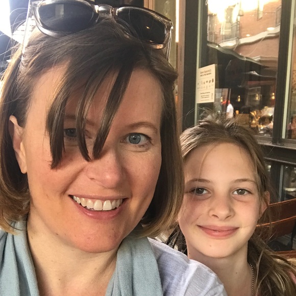 Profile Picture of Leda Huta (@lhuta) on Poshmark