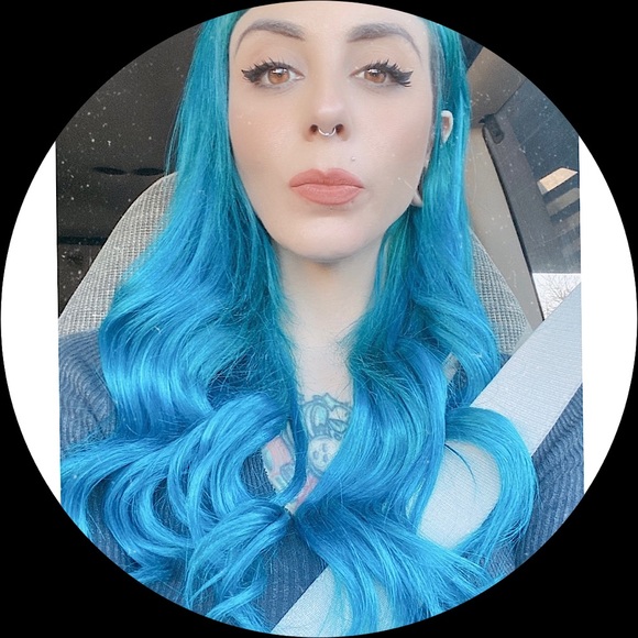 Profile Picture of Pao Anania (@pao_anania) on Poshmark