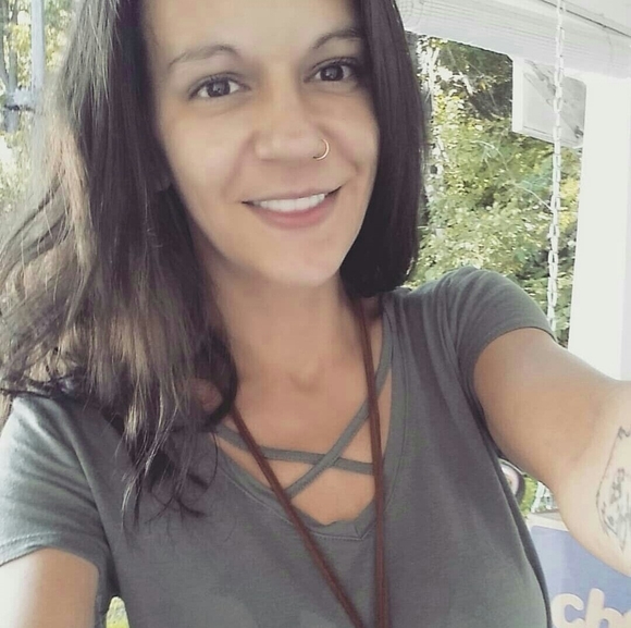 Profile Picture of Brandyce Wonderland (@b_wonderland) on Poshmark