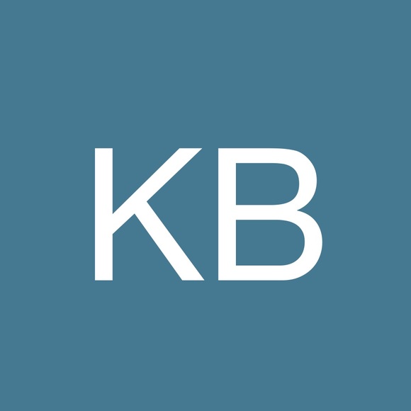 Profile Picture of Kelsey Bottcher (@kelseybot39) on Poshmark