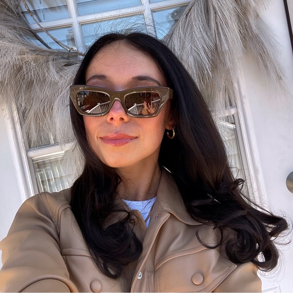 Profile Picture of Abbey Iobst (@lobbbyxo) on Poshmark