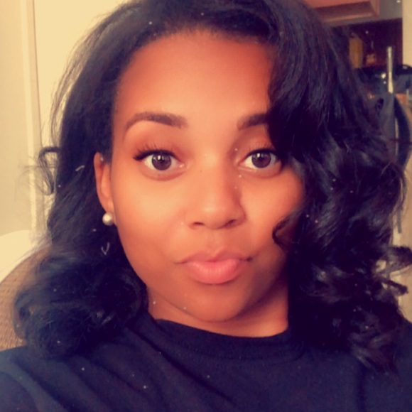Profile Picture of Chasity Collins (@cme_93) on Poshmark
