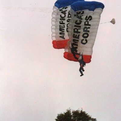 Profile Picture of Dave Basinger (@dblcutaway) on Twitter