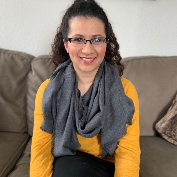 Profile Picture of Samantha Rosemeier (@srosemeier) on Poshmark