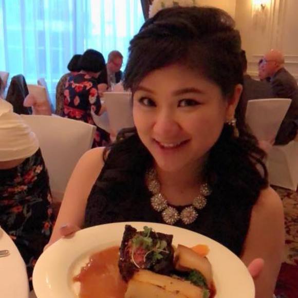 Profile Picture of Ruby Li (@ruby1712) on Poshmark