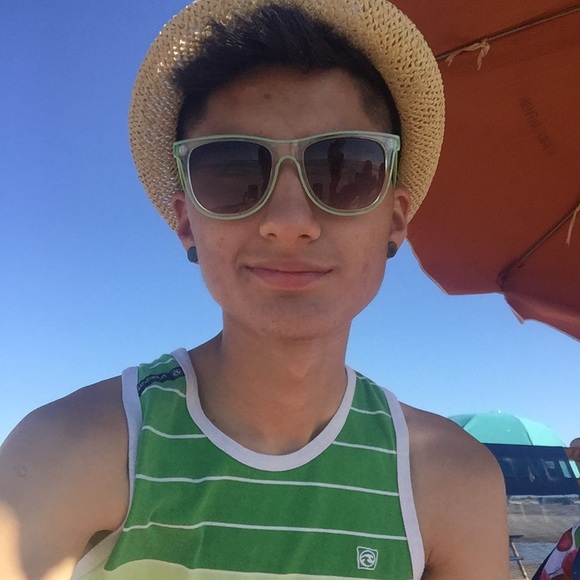 Profile Picture of Brandon Rivas (@brivas0610) on Poshmark