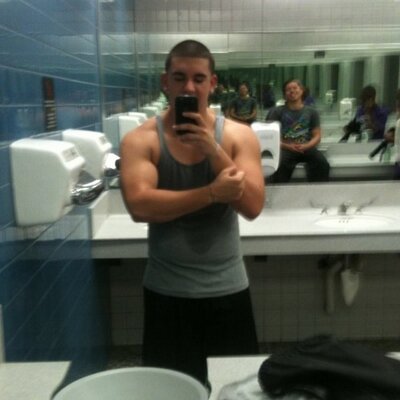 Profile Picture of John Varela (@varela721) on Twitter