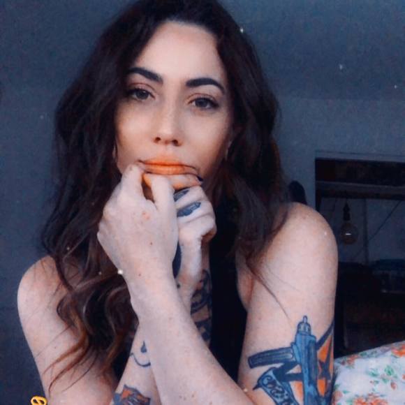 Profile Picture of Amanda Conners (@amandasedai) on Poshmark