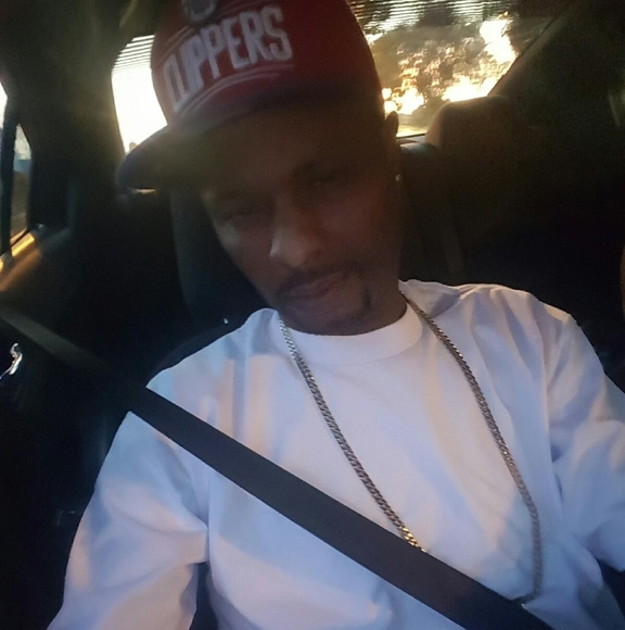 Profile Picture of Donnell Wright (@slimh60d) on Poshmark