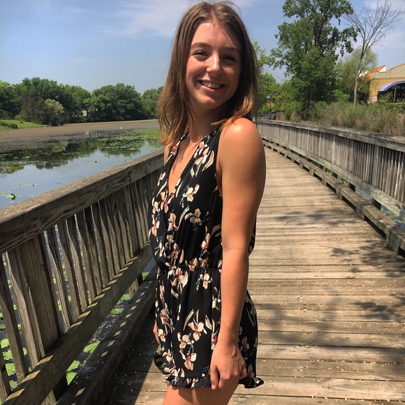 Profile Picture of Hannah Cakebread (@hcakebread) on Poshmark