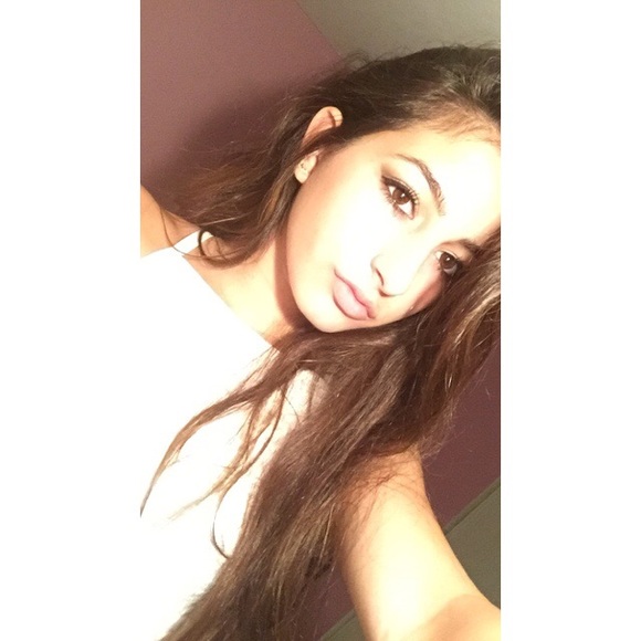 Profile Picture of Bernie Duhani (@bernie_duhani) on Poshmark
