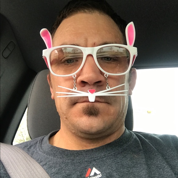 Profile Picture of Keith Janczak (@keithj1976) on Poshmark