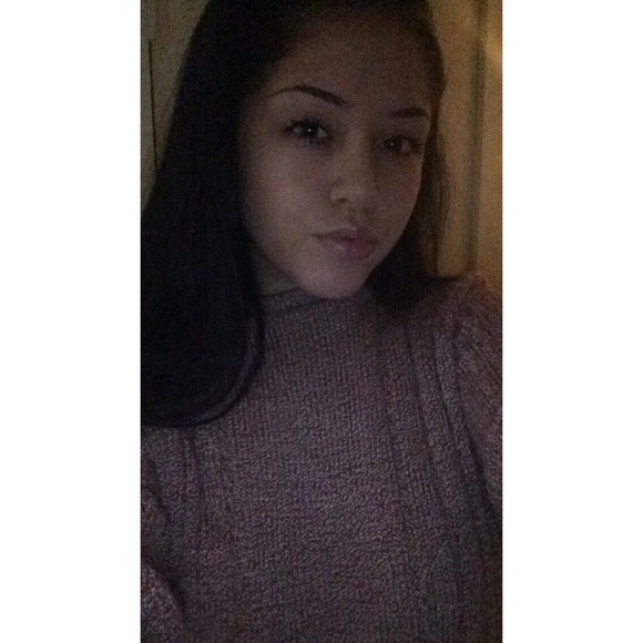 Profile Picture of Abby Mcnaney (@abbayyee) on Poshmark