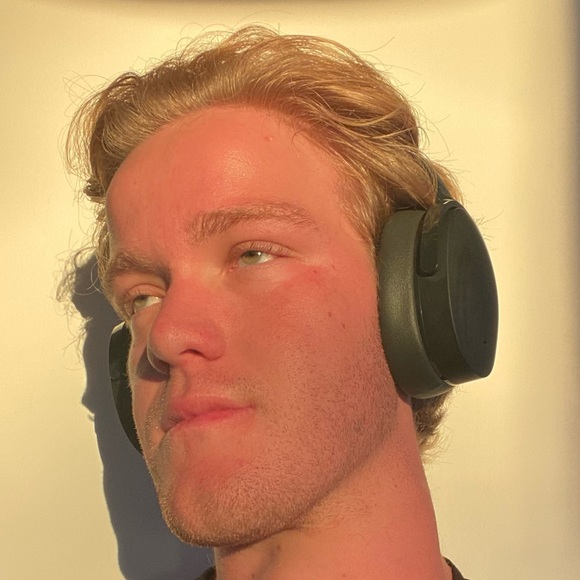 Cole Hiltbrand - Poshmark Profile Picture of Cole Hiltbrand (@colephoto808) on Poshmark