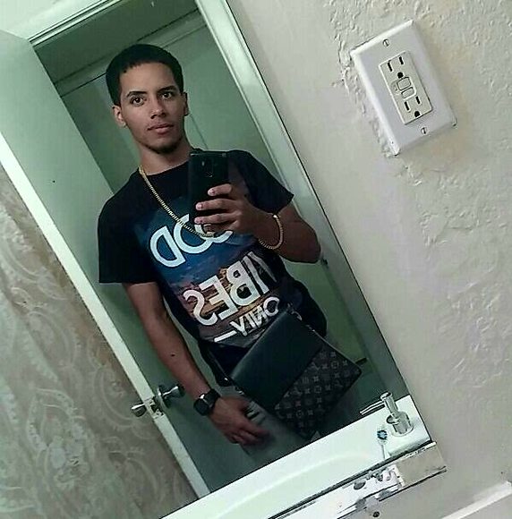 Profile Picture of Joshua Bracero jimenez (@fblove96) on Poshmark