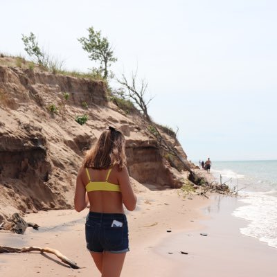 Profile Picture of Julia Adams (@juliadams121) on Twitter