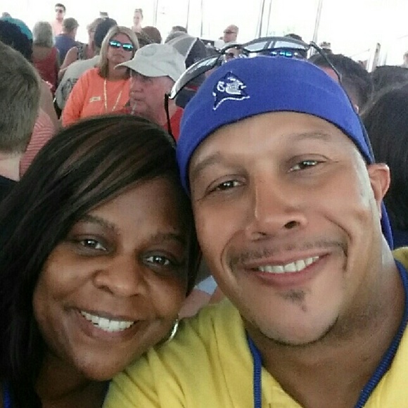 Profile Picture of John Hanna (@vandj2014) on Poshmark