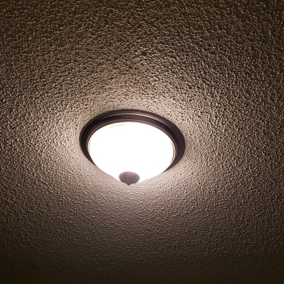 Profile Picture of Jeremy Landrum (@rapidwraps1) on Poshmark