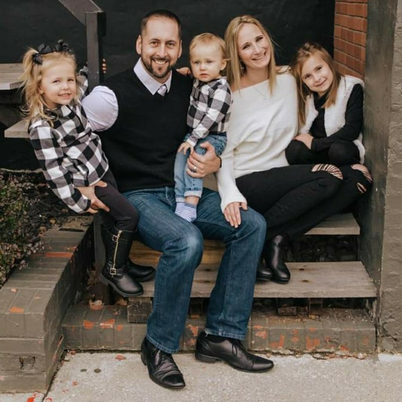 Profile Picture of Adam Weber (@aweb1983) on Poshmark