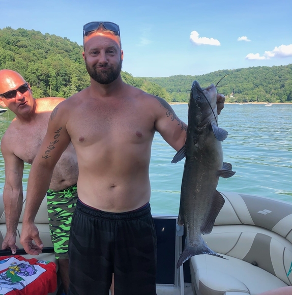 Profile Picture of Justin Champlin (@justinchamplin) on Poshmark