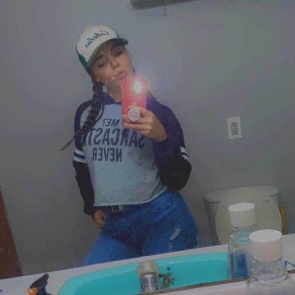Profile Picture of Sam Tessier (@tessiersam4) on Poshmark