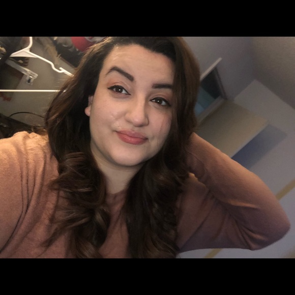 Profile Picture of Alicia Cedillo (@alibayy2) on Poshmark