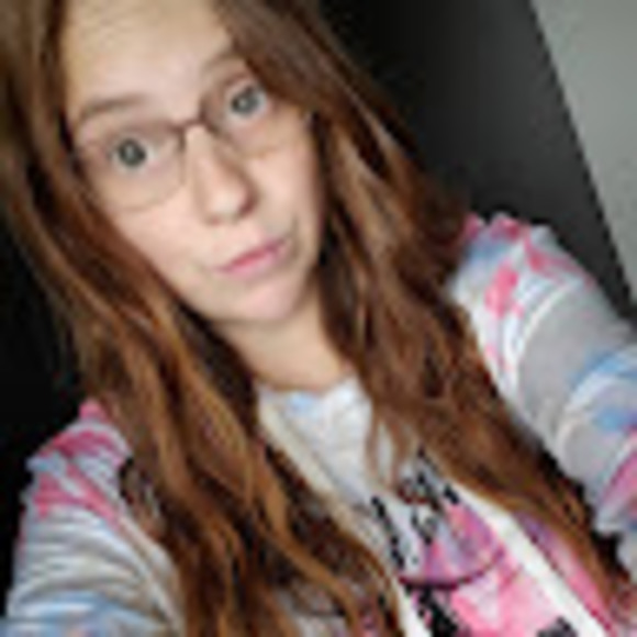 Profile Picture of Hope Ioannidis (@hope_ioannidis) on Poshmark