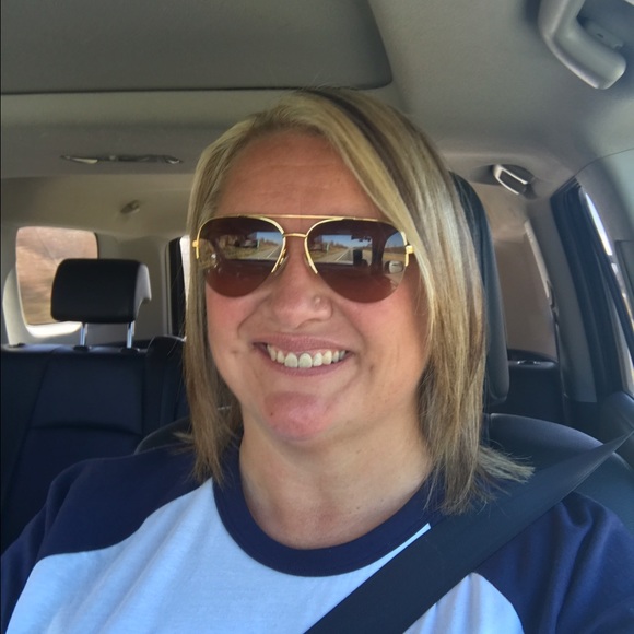 Profile Picture of Micki Paden (@mommapaden) on Poshmark