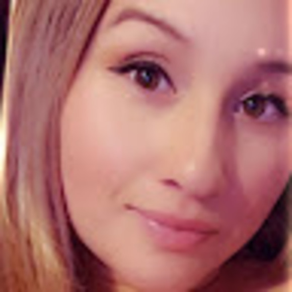 Profile Picture of Patty Alvarez (@pattyalvarez369) on Poshmark