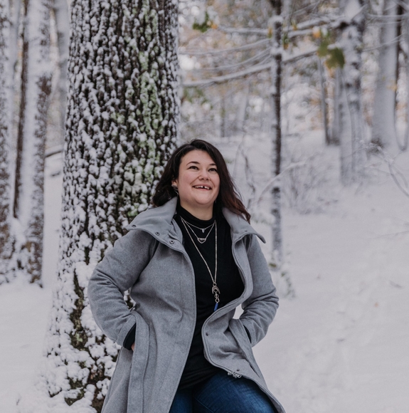 Profile Picture of Leah Constantz (@nailes19) on Poshmark