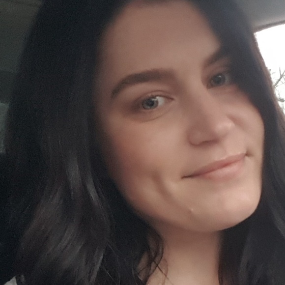 Amy Kruchkowsky - Poshmark Profile Picture of Amy Kruchkowsky (@amykruchkowsky) on Poshmark