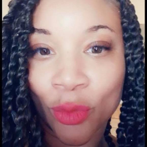 Profile Picture of Tamara Walker (@tamarawalker88) on Poshmark