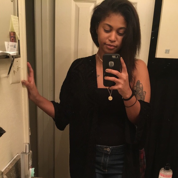 Profile Picture of Torie Gray (@toriegray22) on Poshmark