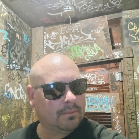 Profile Picture of Donald Weaver (@hoboe1) on Poshmark