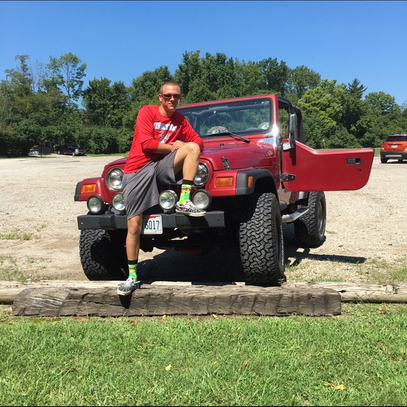 Ryan Whitt - Poshmark Profile Picture of Ryan Whitt (@simply_whitty25) on Poshmark